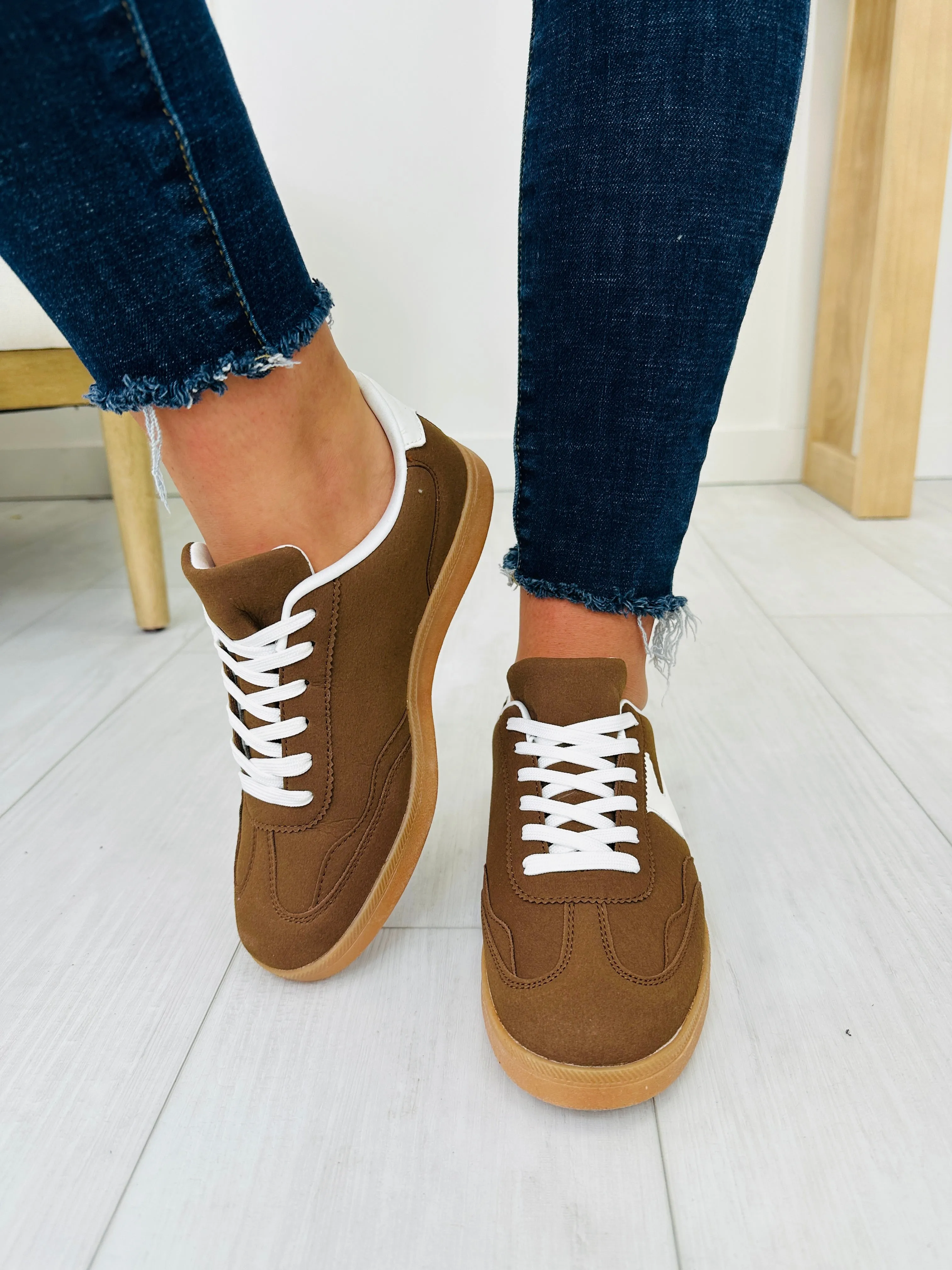 Festive Stride Sneakers In Brown