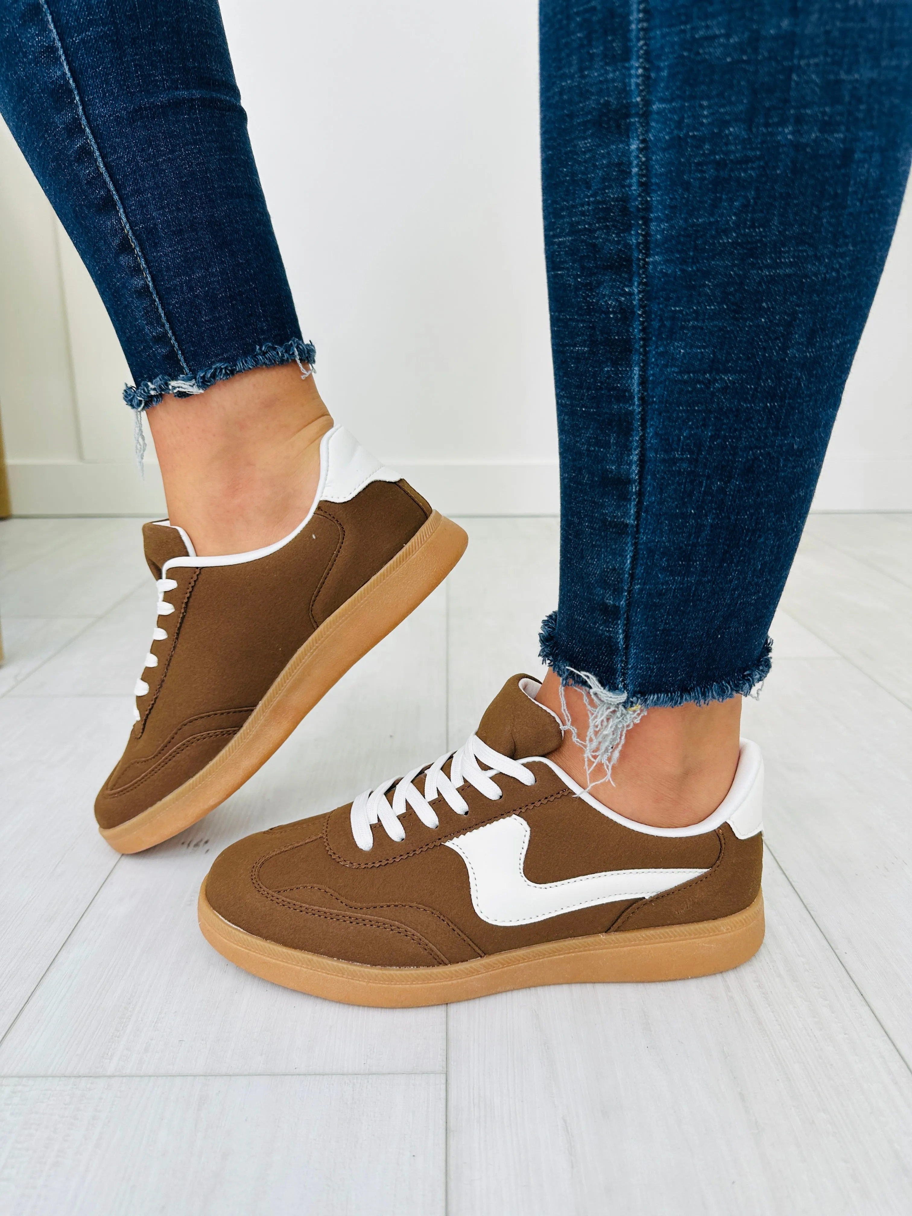 Festive Stride Sneakers In Brown